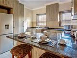 Camelot Guest House & Apartments
