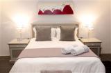 Lindy Van Niekerk Art & Accommodation